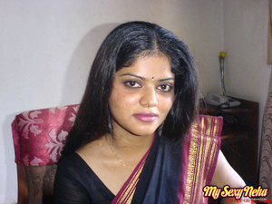 18 year old girl Nicole Ray showing off her tits and twat on golf course